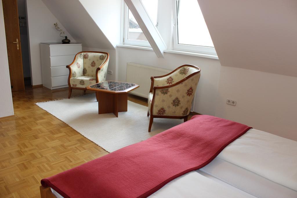 Ferienwohnung Und Gaestezimmer Korb Krumpendorf Quarto foto